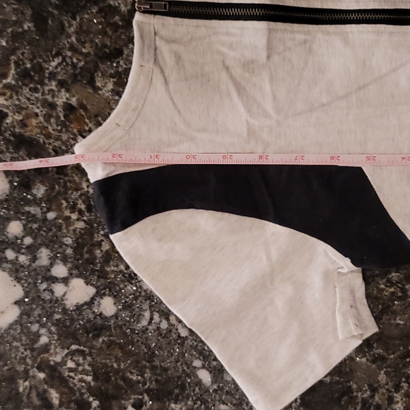 RARE* Volcom Dress - T-Shirt style - Picture 4 of 8